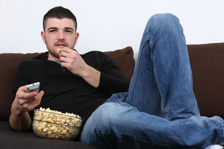 Maratones de televisión: más nocivos que ver televisión dos horas diarias