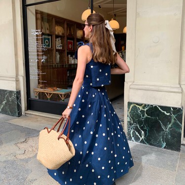 Nuevo en Zara: cinco conjuntos frescos ideales para hacer turismo en verano e ir cómoda con sandalias planas 