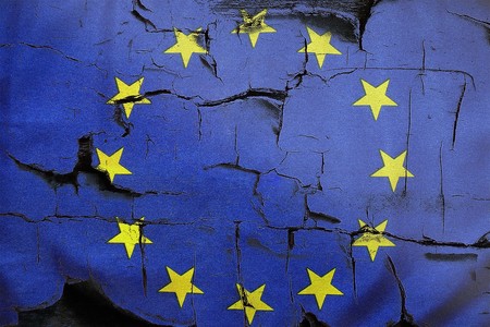 La Unión Europea propone prohibir las puertas traseras usadas para espiar a los usuarios