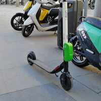 Madrid restringe los patinetes eléctricos de alquiler: retira 4.000 y llevarán chivatos para detectar infracciones