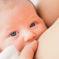 ¿Es necesario que el bebé haga el eructo después de cada toma?