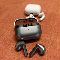 En casa conviven AirPods 4 y Galaxy Buds3, pero yo lo tengo claro: me quedo con los Samsung 