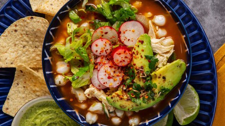Cómo hacer que el maíz pozolero no se bata al cocinarlo: los trucos para que floree y quede como de restaurante