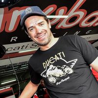 Qué fue de Carlos Checa. De estar al borde de la muerte en un hospital de Nottingham a convertirse en leyenda de Ducati 