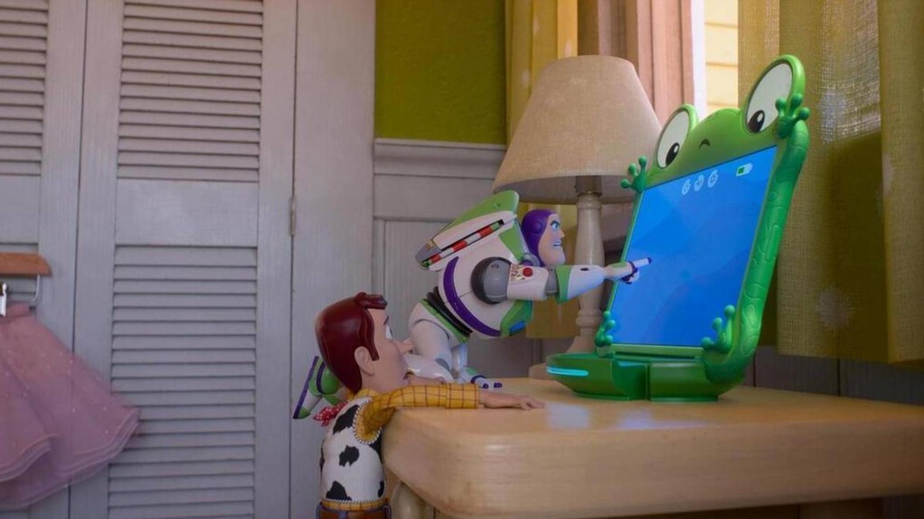 El final de 'Toy Story 5', explicado: cómo resuelve Pixar el conflicto entre los juguetes y la tecnología, y qué pasa entre Buzz Lightyear y Jessie