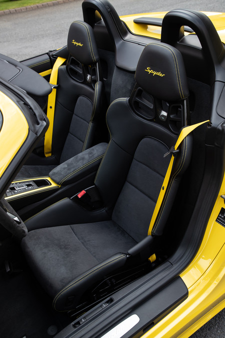 Porsche 718 Spyder asientos baquet
