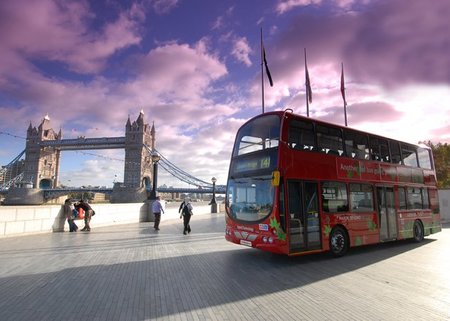 Londres presenta la nueva generación de su famoso autobús