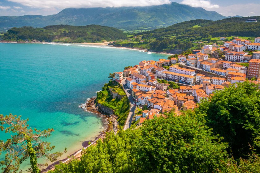 Los 13 pueblos más bonitos de Asturias que enamoran a primera vista desde el mar hasta la montaña