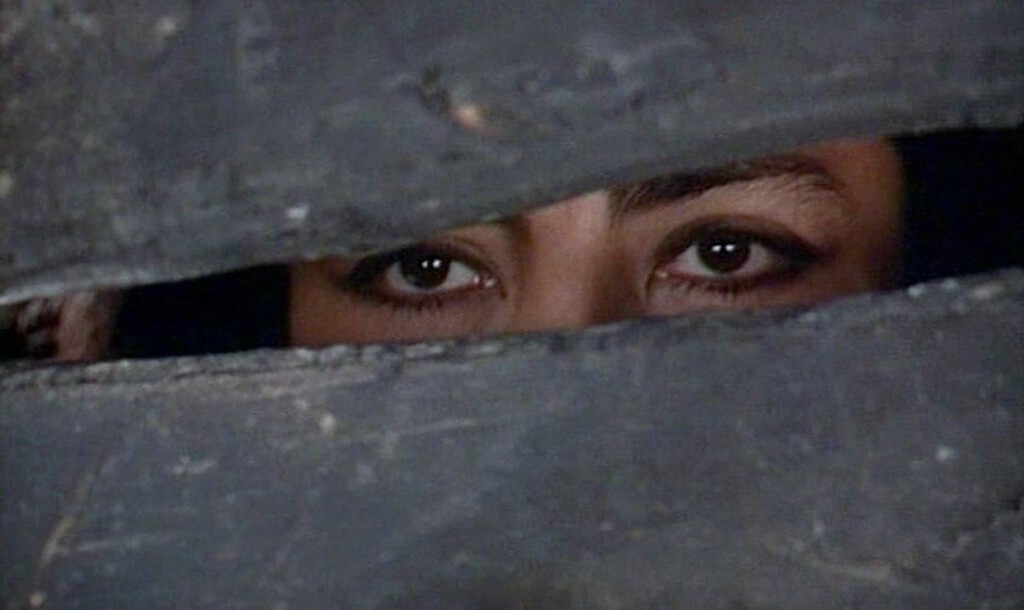 Este clásico con Katharine Hepburn es la otra cara de 'La Odisea' y sigue siendo una de las películas antibelicistas más impactantes del cine