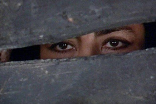Este clásico con Katharine Hepburn es la otra cara de 'La Odisea' y sigue siendo una de las películas antibelicistas más impactantes del cine 