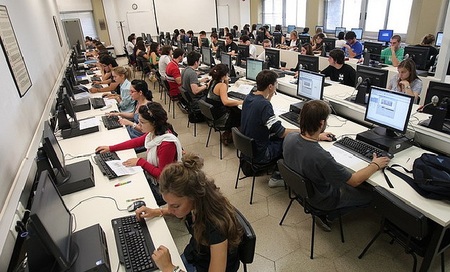 Segovia oferta un total de diecisiete cursos gratuitos de inglés e informática