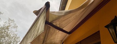 Dejar así toldos y persianas es lo peor que puedes hacer con la borrasca: y ojo con las multas