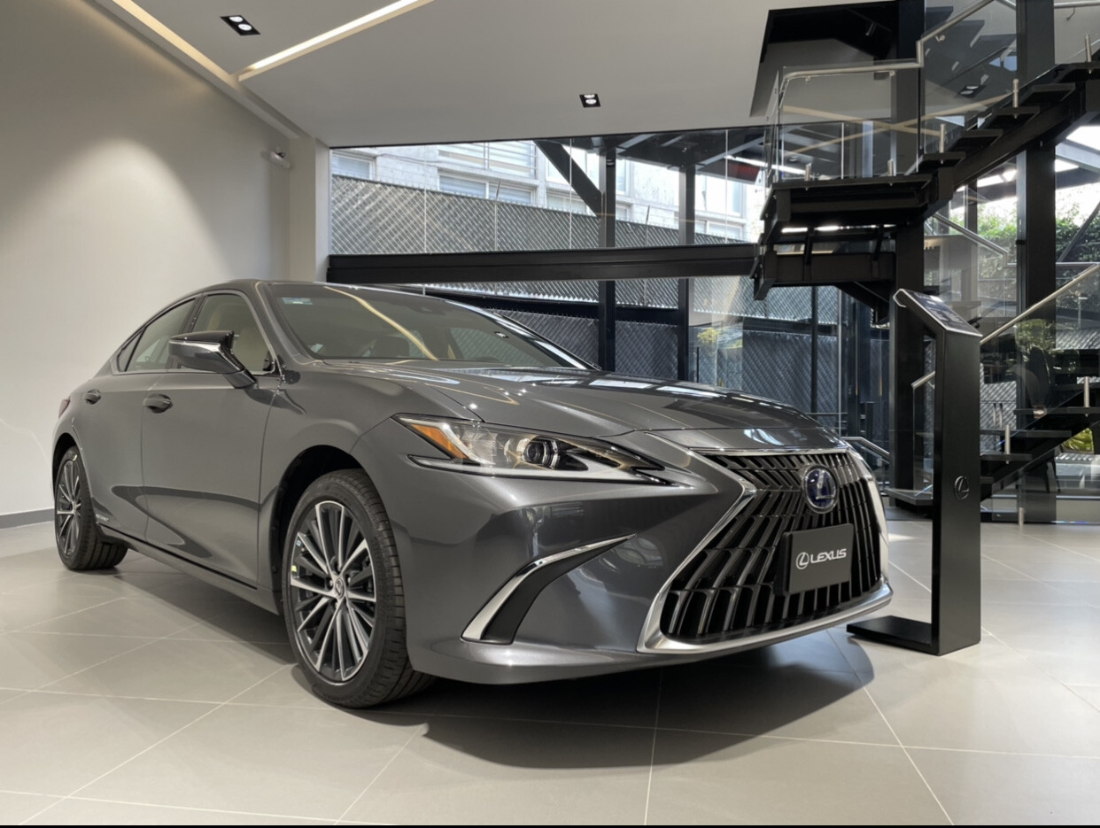 Lexus inaugura su primera agencia en México