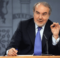 Solbes: "mejor crecer al 3% que al 4%"