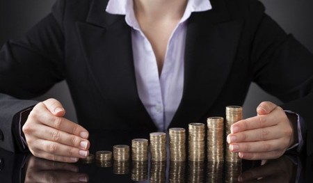 Las mujeres cobran menos salario pero, ¿cuánto menos? 
