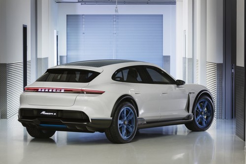 Porsche Mission E Cross Turismo, la versión campera para aventurarte fuera del asfalto