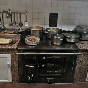 Casa Peto, el restaurante que lleva tres cuartos de siglo defendiendo las recetas clásicas de la Ría de Muros e Noia 