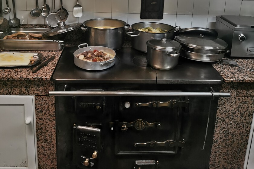 Casa Peto, el restaurante que lleva tres cuartos de siglo defendiendo las recetas clásicas de la Ría de Muros e Noia