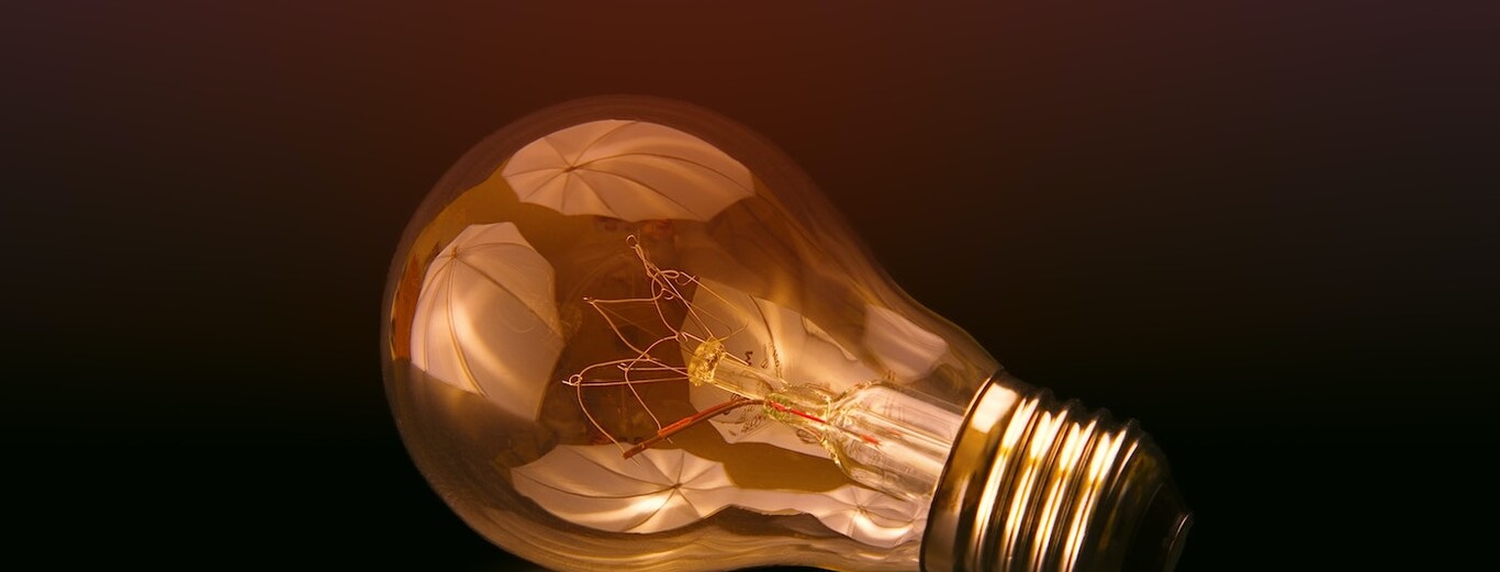 Por qué el futuro del precio de la luz a medio plazo tiene mala pinta y va  a seguir rompiendo récords, según los expertos