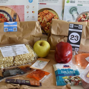 Ni hacer la compra ni comprar platos ya preparados: probamos la tercera vía que proponen los kits de recetas HelloFresh
