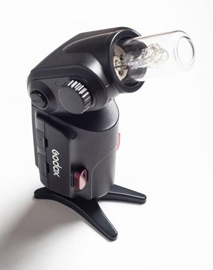 Godox Wistro 180: Un flash portátil que propone una solución poco habitual