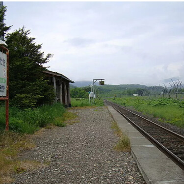 O trem que só parava para uma pessoa: a estação que o Japão se recusou a fechar até que sua única passageira completasse uma missão 