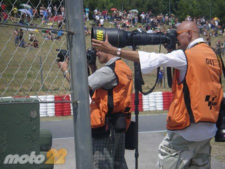 Fotografo en la carrera de MotoGP 