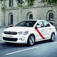 La Comunidad de Madrid enfadó a los taxistas con la regulación de las VTC. Ahora el taxi recibirá más libertades