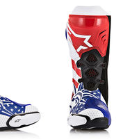 ¡Yee-Haw! De rodeo con las Alpinestars Supertech R "Republik" réplica especial Marc Márquez