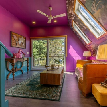 Ni minimalismo ni casas neutras: la decoración con colorinchis que conquista a la Generación Z 