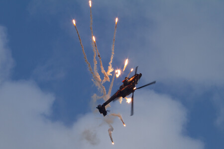 Flares Ah 64 Apache