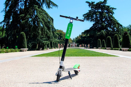 Madrid concede licencias a 18 empresas de patinetes eléctricos: autoriza a Uber, pero deja fuera a Cabify