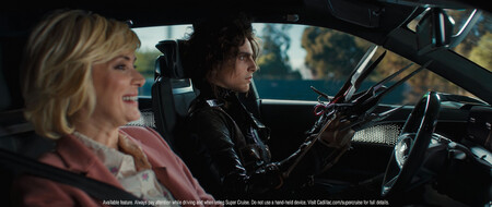 General Motors presume de su coche semiautónomo con la secuela de 'Eduardo Manostijeras' para la Super Bowl