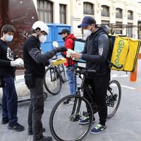 Nuevo multazo millonario para Glovo: 57 millones de euros por contratar riders ilegalmente 