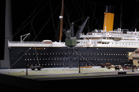 El transatlántico más famoso del mundo sale a flote en Alicante con "Titanic. The Reconstruction"