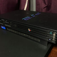 Compró una PS2 usada y al encenderla recibió un inesperado mensaje de "amenaza" en pantalla 