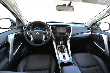 Mitsubishi Montero Sport 10