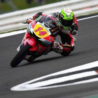 Tony Arbolino se empeña en meterse en la lucha por el mundial de Moto3 consiguiendo la pole en Silverstone