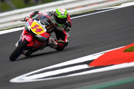 Tony Arbolino se empeña en meterse en la lucha por el mundial de Moto3 consiguiendo la pole en Silverstone