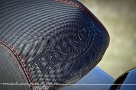 Triumph Bonneville T214 016