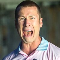 Antes de ser una estrella, Glenn Powell salió en una serie de terror olvidada de Ryan Murphy: "Es un imbécil obsesionado con la muerte"
