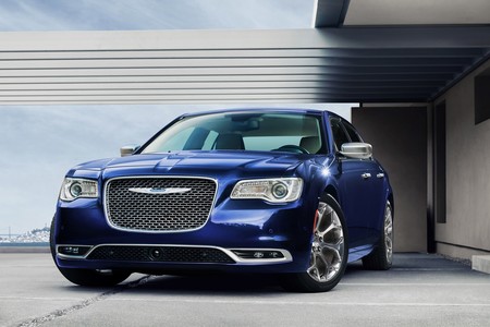 Un Chrysler 300 Hellcat suena bastante bien, pero FCA ya dijo que no está en los planes