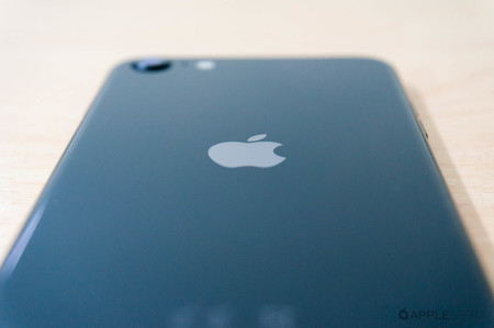 El iPhone SE (2020) es un chollazo por 444 euros, su precio mínimo histórico en Amazon