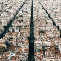 Barcelona usará una central subterránea con agua de mar para enfriar edificios y combatir el calor
