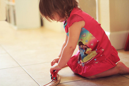 La foto de tu bebé en noviembre: tu bebé jugando