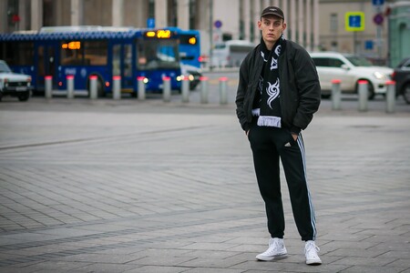 Del uniforme del Home Office a conquistar la calle: así domina el tracksuit el mejor Street-Style de la semana