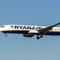 Tras dejar a muchos aeropuertos españoles sin servicio, Ryanair ha tomado otra decisión: subir sus precios un 9%