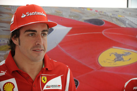 Ferrari niega el sueldo atribuido a Fernando Alonso