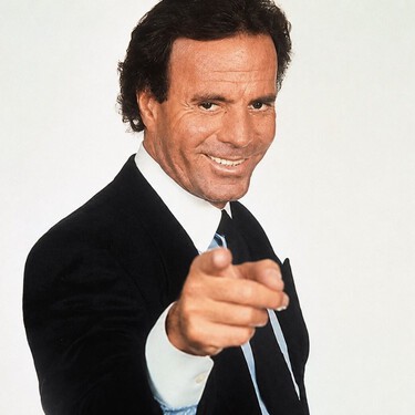 “Un accidente frustró todas mis ilusiones”: así cambió Julio Iglesias el Real Madrid por una carrera con más de 300 millones de discos vendidos 