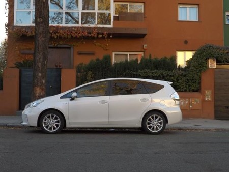 Toyota Prius+ exterior